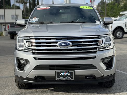 Used 2021 Ford Expedition XLT image 2