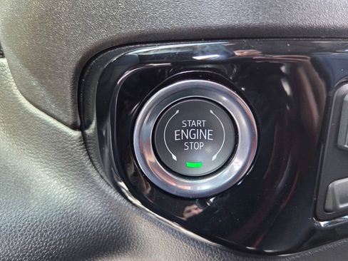 Used 2026 GMC Sierra 1500 SLT AWD/4WD image 31