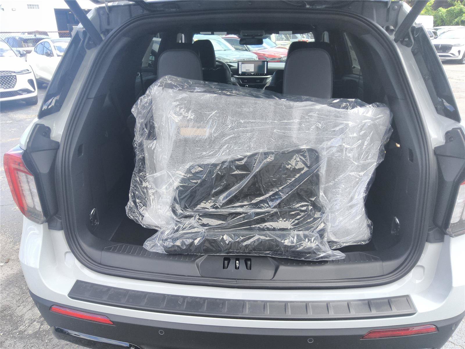 New 2027 Ford Explorer ST-Line w/ Premium Package RWD image 19
