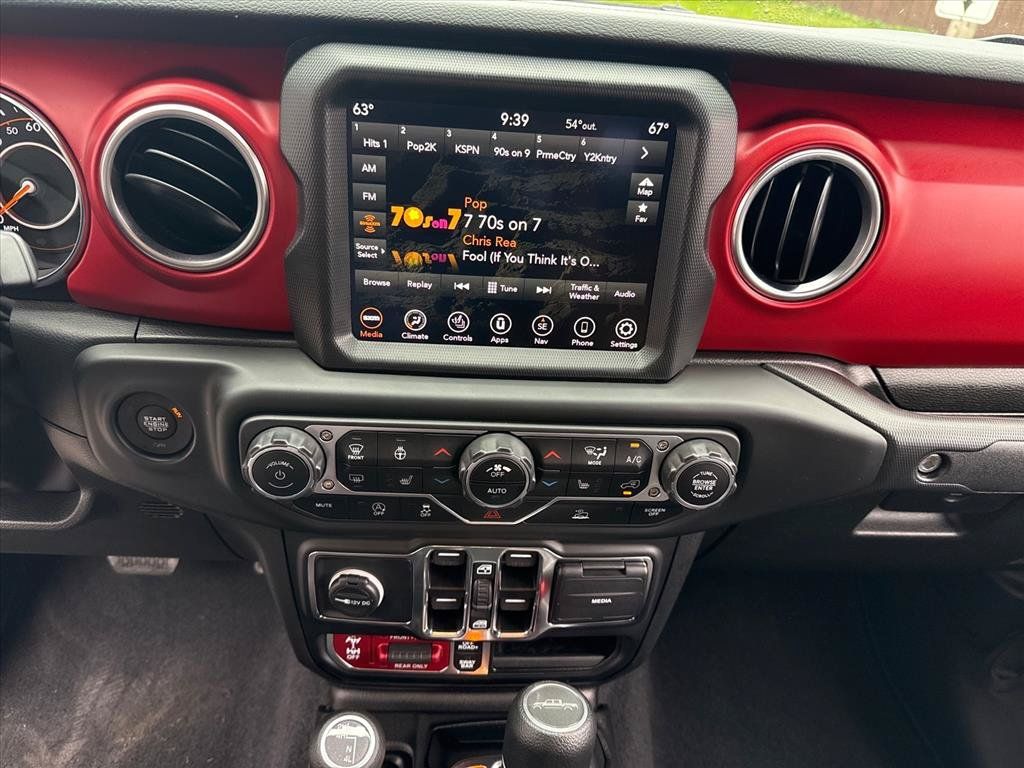 Used 2023 Jeep Gladiator Rubicon w/ Cold Weather Group AWD/4WD image 11