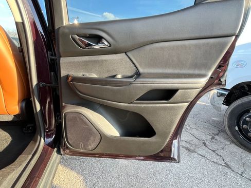 Used 2018 GMC Acadia SLT image 19