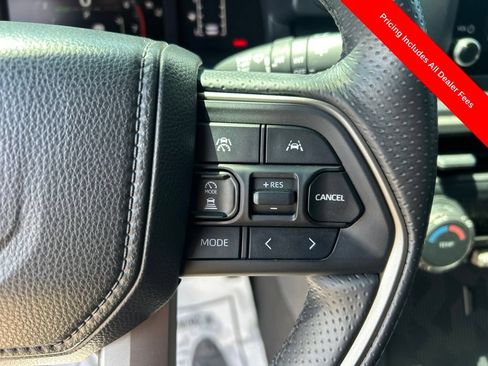 Used 2025 Toyota 4Runner SR5 AWD/4WD image 8