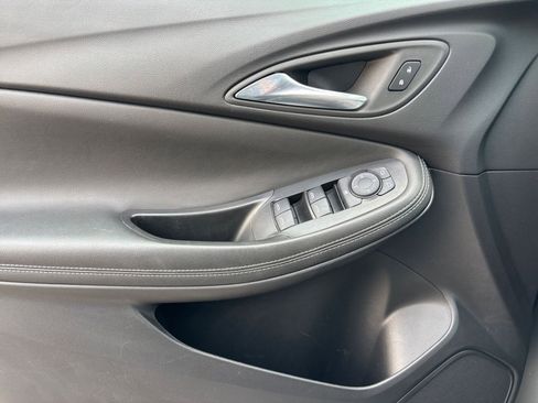 Used 2025 Buick Encore GX Preferred FWD image 18