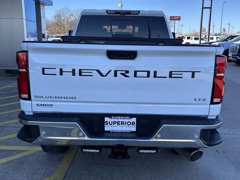 Used 2024 Chevrolet Silverado 2500 LTZ w/ LTZ Convenience Package image 4
