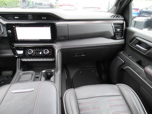 Used 2024 GMC Sierra 2500 AT4X AWD/4WD image 15