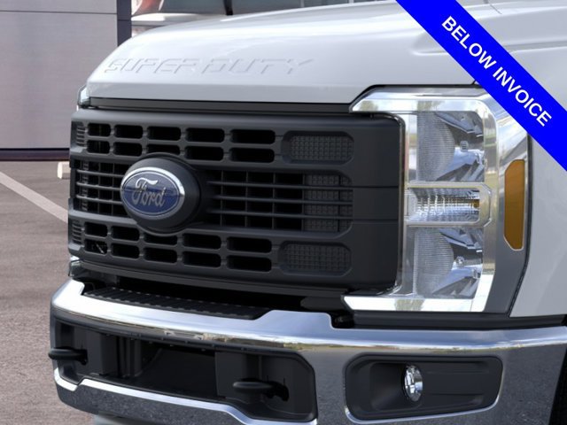 New 2026 Ford F350 XL w/ XL Chrome Package RWD image 17
