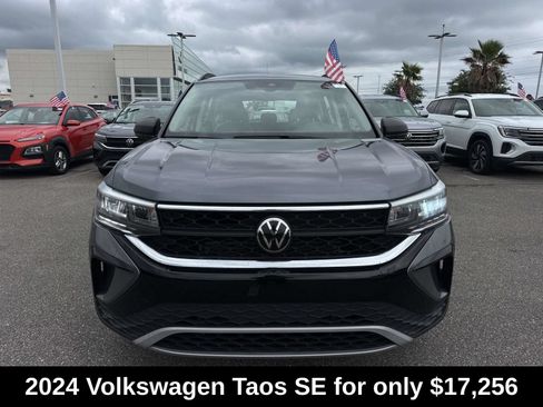 Used 2024 Volkswagen Taos SE FWD image 2