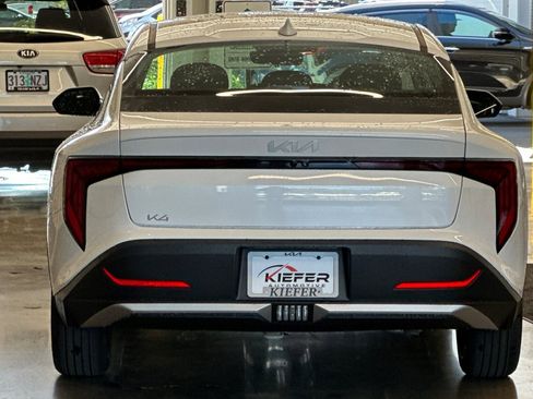 New 2026 Kia K4 LXS FWD image 4
