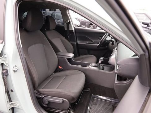 Used 2024 Hyundai Kona SEL AWD/4WD image 27