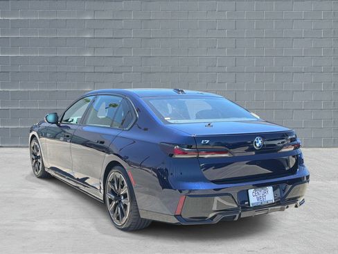 Used 2026 BMW i7 xDrive60 AWD/4WD image 3