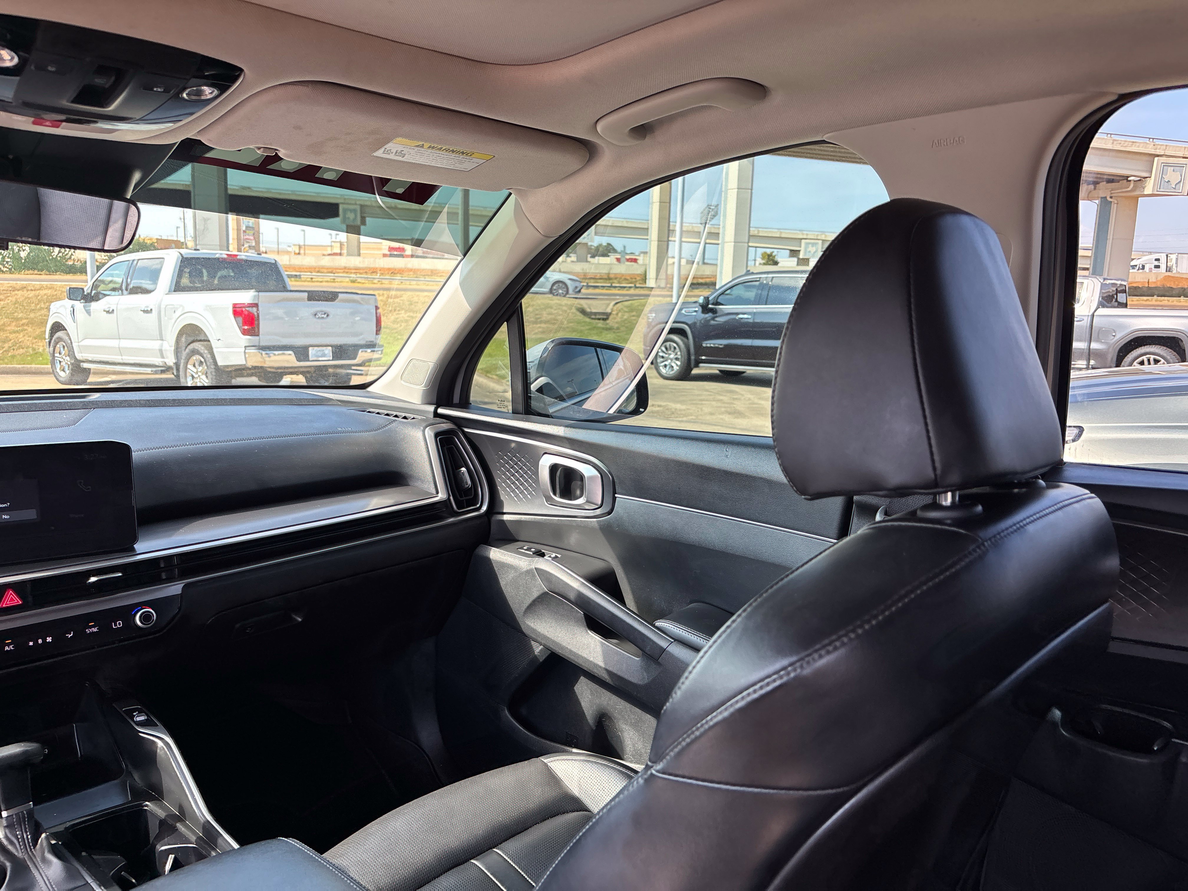 Used 2024 Kia Sorento S w/ Panoramic Sunroof Package FWD image 39