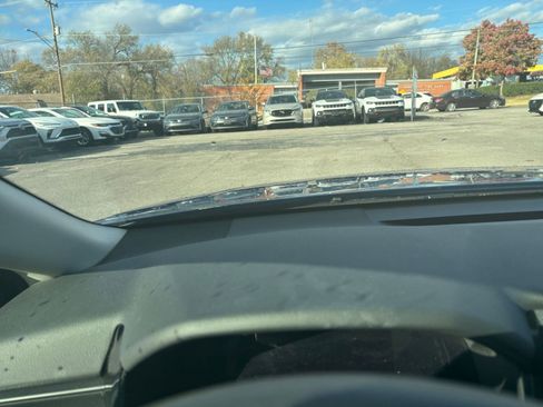 Used 2025 Toyota Camry LE image 33