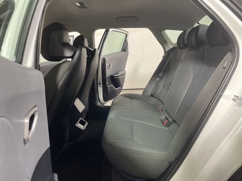 Used 2025 Kia K4 LX image 18