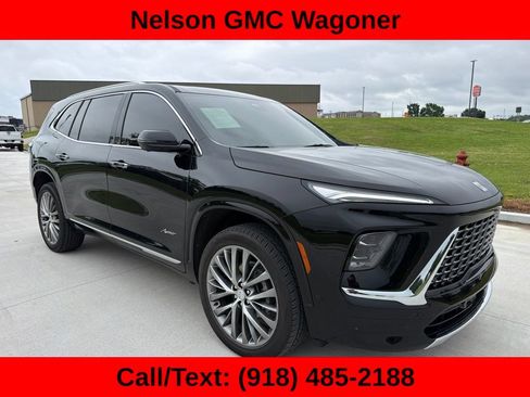 Used 2025 Buick Enclave Avenir w/ Super Cruise Package FWD image 3