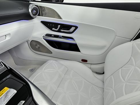Used 2026 Mercedes-Benz Maybach SL 680 image 30