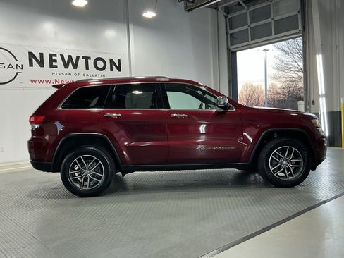 Used 2018 Jeep Grand Cherokee Limited image 45