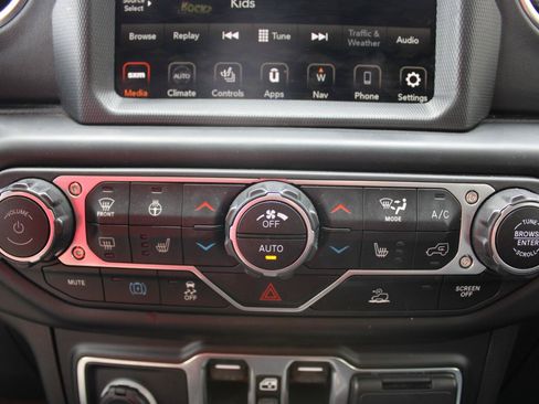 Used 2023 Jeep Wrangler Unlimited Sahara w/ Cold Weather Group AWD/4WD image 22
