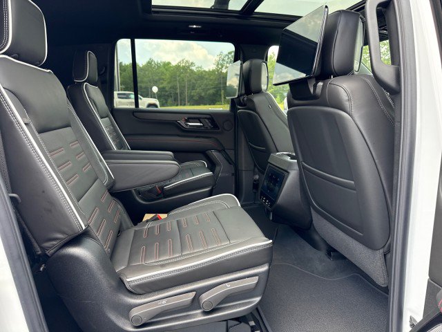 New 2026 GMC Yukon XL AT4 Ultimate AWD/4WD image 17