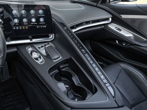 Used 2021 Chevrolet Corvette Stingray Premium Cpe w/ Z51 Performance Package RWD image 16