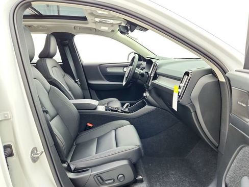 New 2026 Volvo XC40 B5 Ultra w/ Climate Package image 14