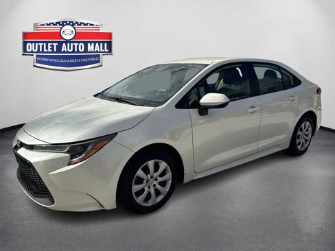 Used 2021 Toyota Corolla LE image 7