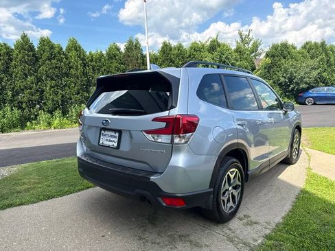 Used 2021 Subaru Forester Premium AWD/4WD image 4