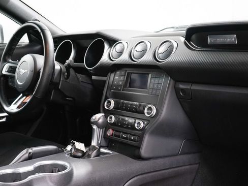 Used 2019 Ford Mustang Coupe RWD image 20