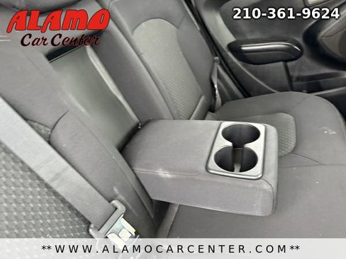 Used 2012 Hyundai Tucson GL image 16