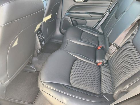 New 2026 Jeep Compass Latitude image 19