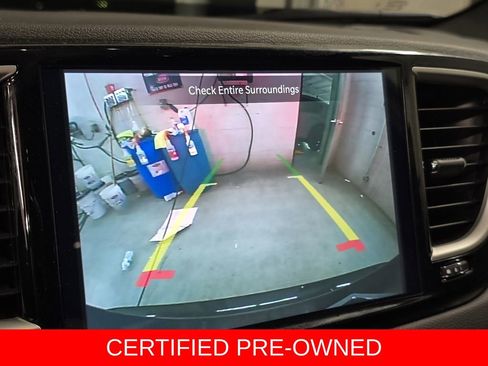 Used 2025 Chrysler Pacifica Select FWD image 24