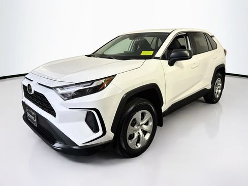 Certified 2023 Toyota RAV4 LE AWD/4WD image 3