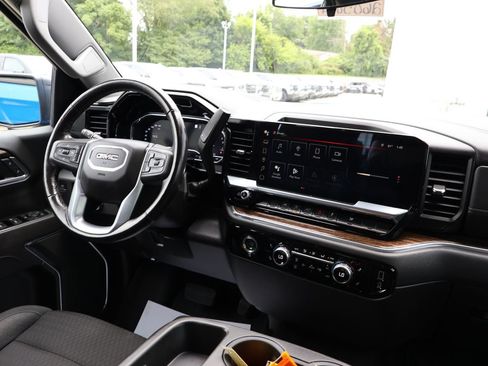 Used 2022 GMC Sierra 1500 Elevation w/ LPO, Elevation Black Package AWD/4WD image 31