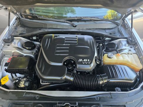 Used 2018 Chrysler 300 Limited RWD image 26