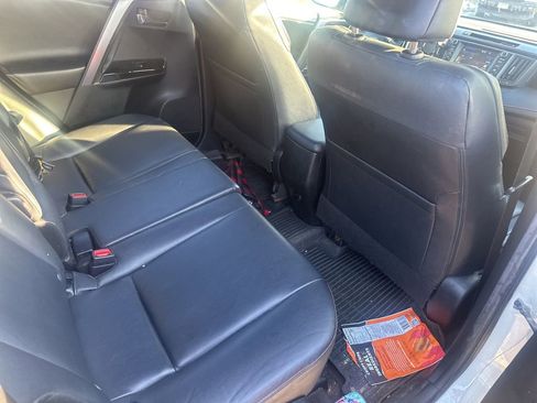 Used 2016 Toyota RAV4 SE image 19