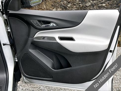 Used 2022 Chevrolet Equinox LS FWD image 19