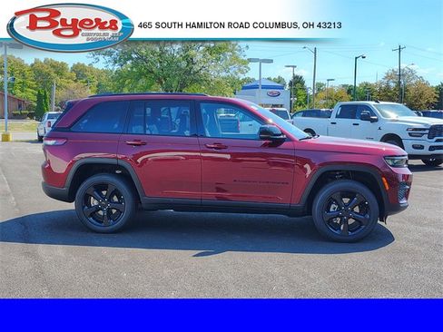 New 2025 Jeep Grand Cherokee Altitude image 7