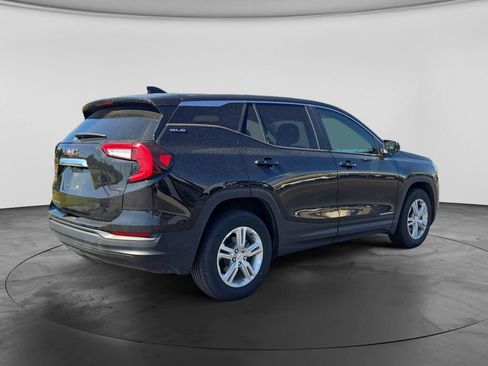 Used 2024 GMC Terrain SLE FWD image 9