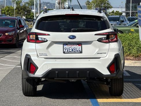 Certified 2025 Subaru Crosstrek 2.5i Limited w/ Crosstrek Mirror Package image 5