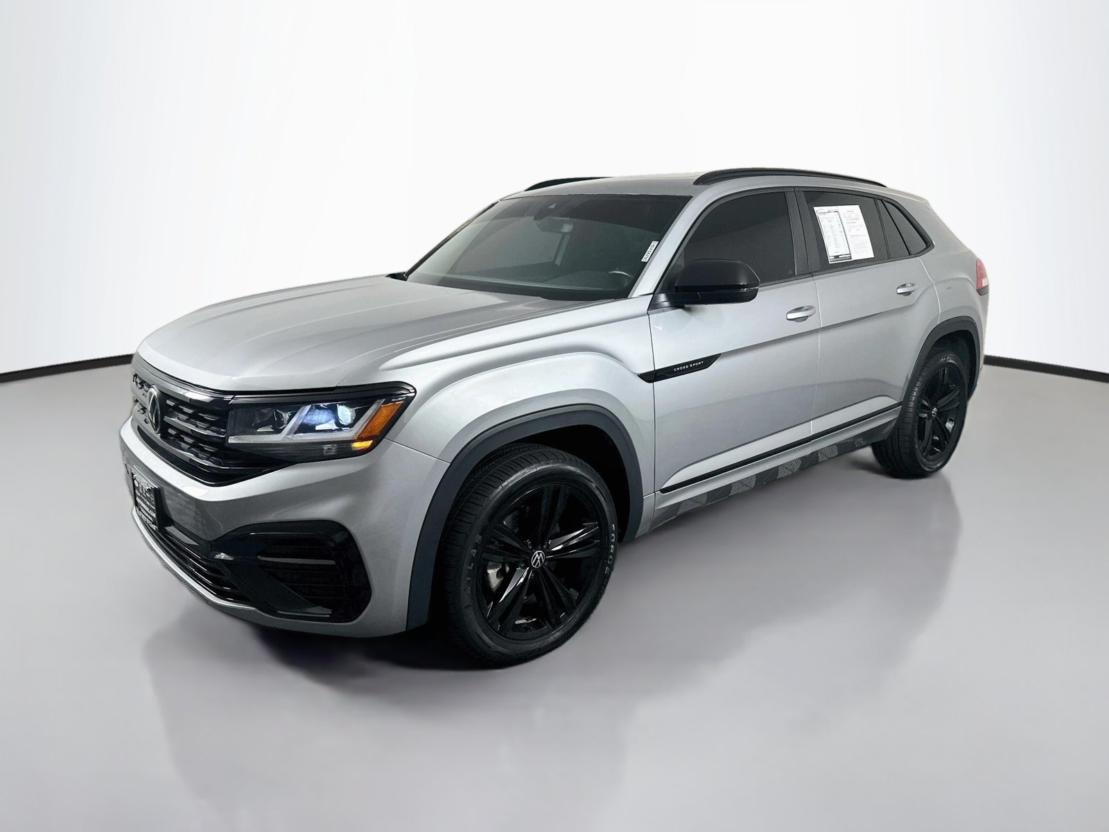 Used 2023 Volkswagen Atlas Cross Sport SEL R-Line AWD/4WD image 3
