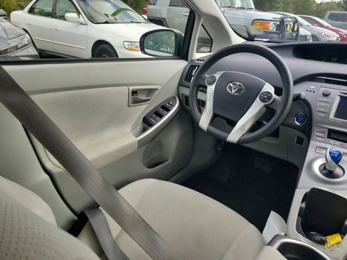 Used 2012 Toyota Prius Three image 7