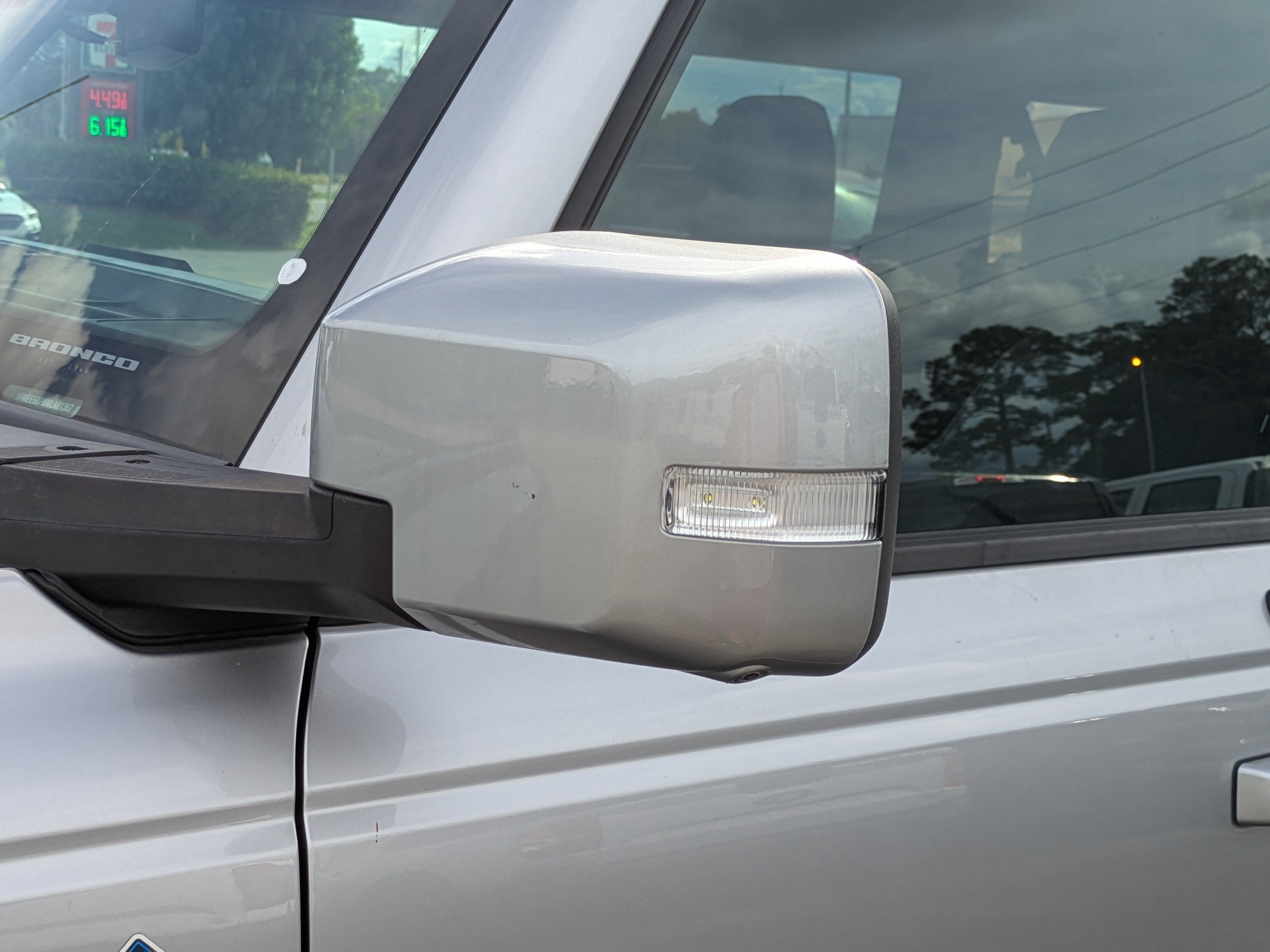 Used 2021 Ford Bronco Outer Banks AWD/4WD image 12