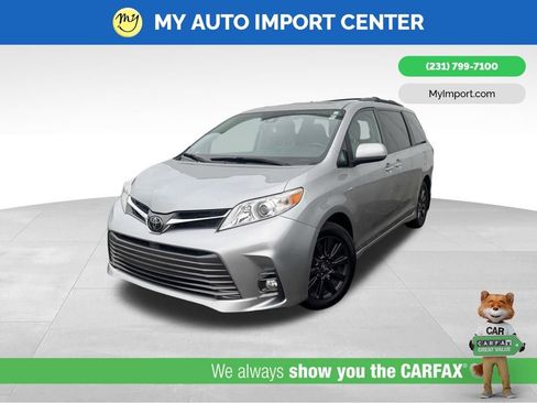 Used 2020 Toyota Sienna XLE Premium AWD/4WD image 3