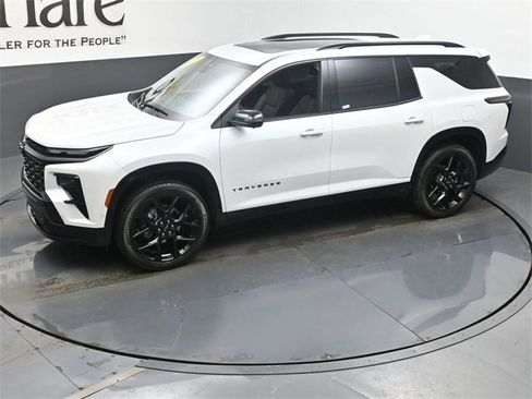 Used 2024 Chevrolet Traverse RS w/ LPO, Floor Liner Package image 44