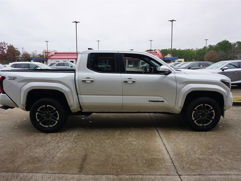 Used 2025 Toyota Tacoma TRD Sport image 24
