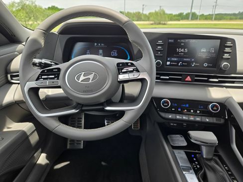 New 2026 Hyundai Elantra SEL Sport Premium FWD image 9
