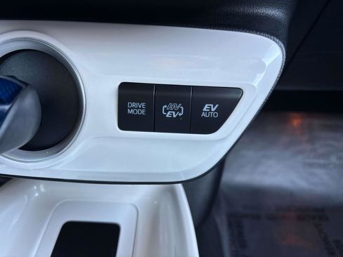 Used 2017 Toyota Prius Prime Premium w/ Carpet Mat Package FWD image 19