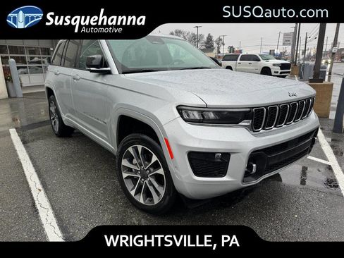 Used 2022 Jeep Grand Cherokee Overland w/ Luxury Tech Group IV image 1