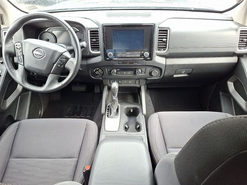 Used 2024 Nissan Frontier SV w/ SV Convenience Package image 15