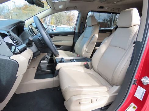 Certified 2023 Honda Odyssey Touring image 13