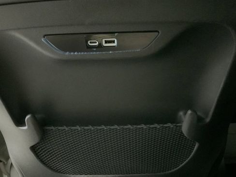 Used 2024 Chrysler Pacifica Touring-L image 25